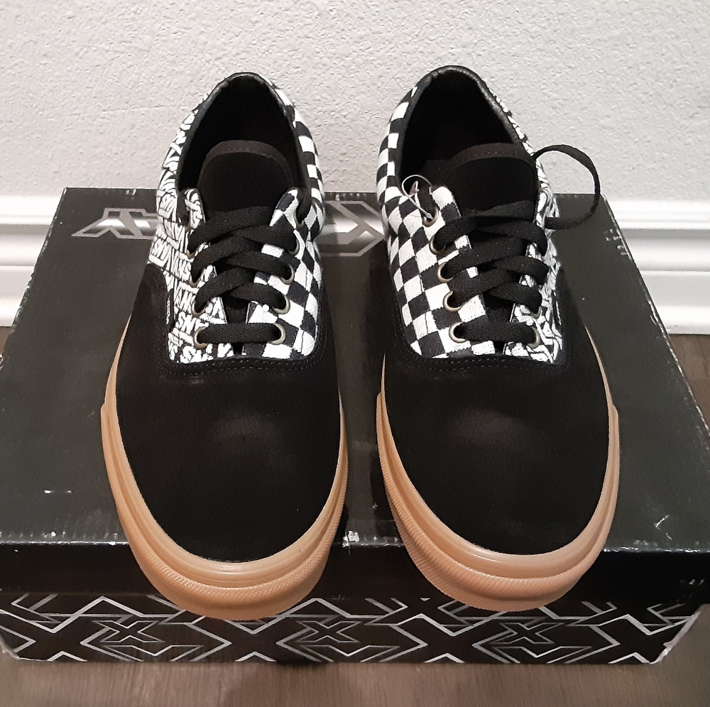 Vans - Picture 4 of 4